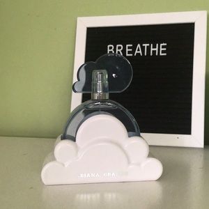 Ariana Grande Cloud perfume